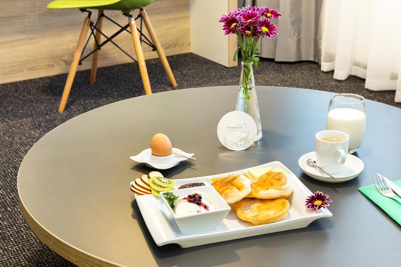 Hotel Compliment Трявна Екстер'єр фото