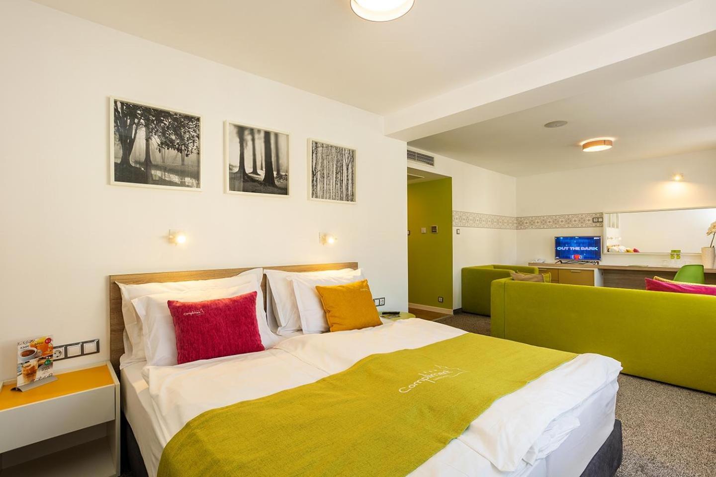 Hotel Compliment Трявна Екстер'єр фото