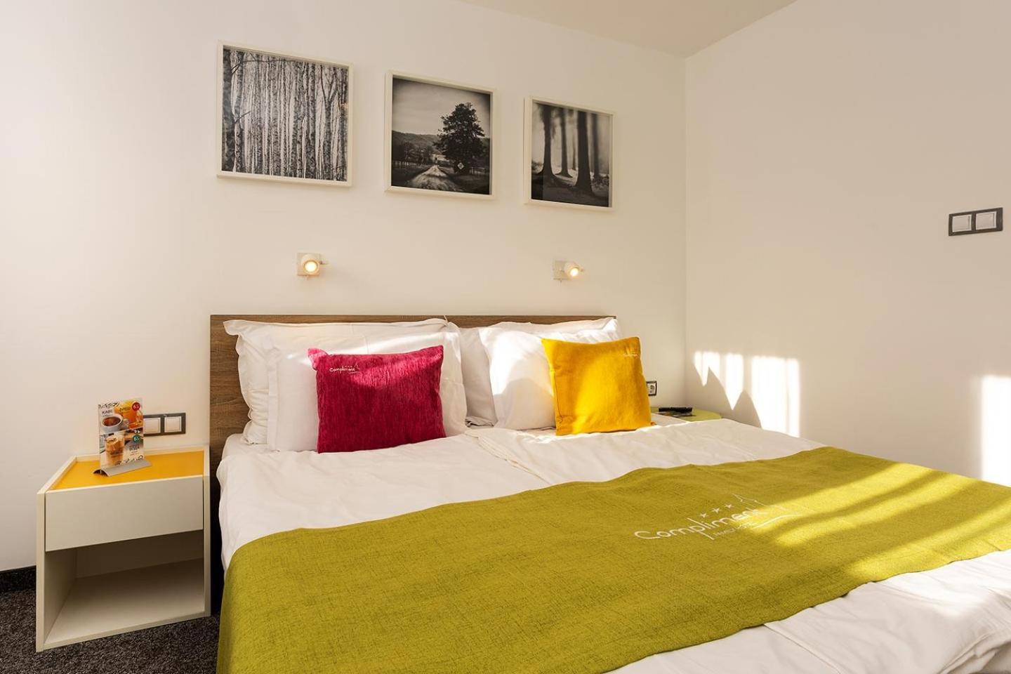 Hotel Compliment Трявна Екстер'єр фото