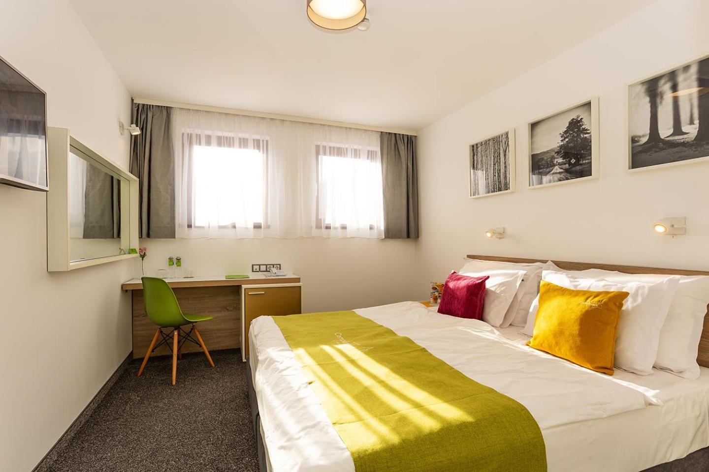 Hotel Compliment Трявна Екстер'єр фото