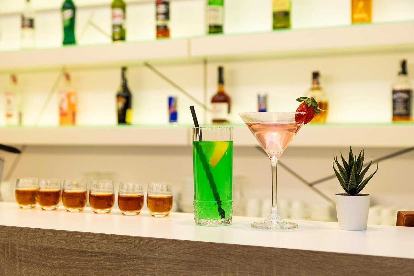 Hotel Compliment Трявна Екстер'єр фото