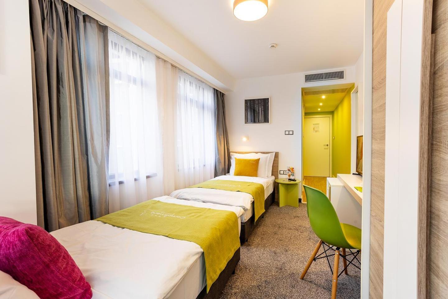 Hotel Compliment Трявна Екстер'єр фото